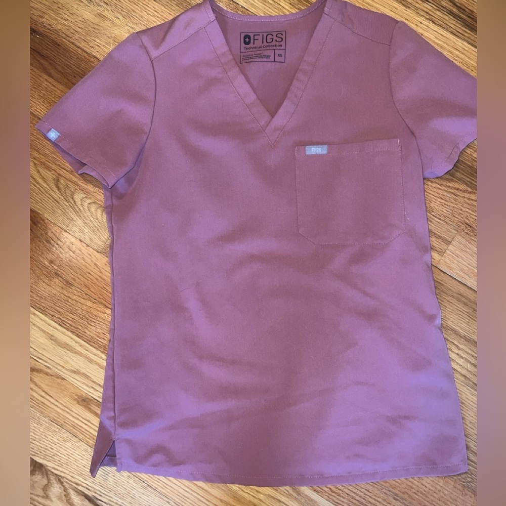Figs scrub top 🩺